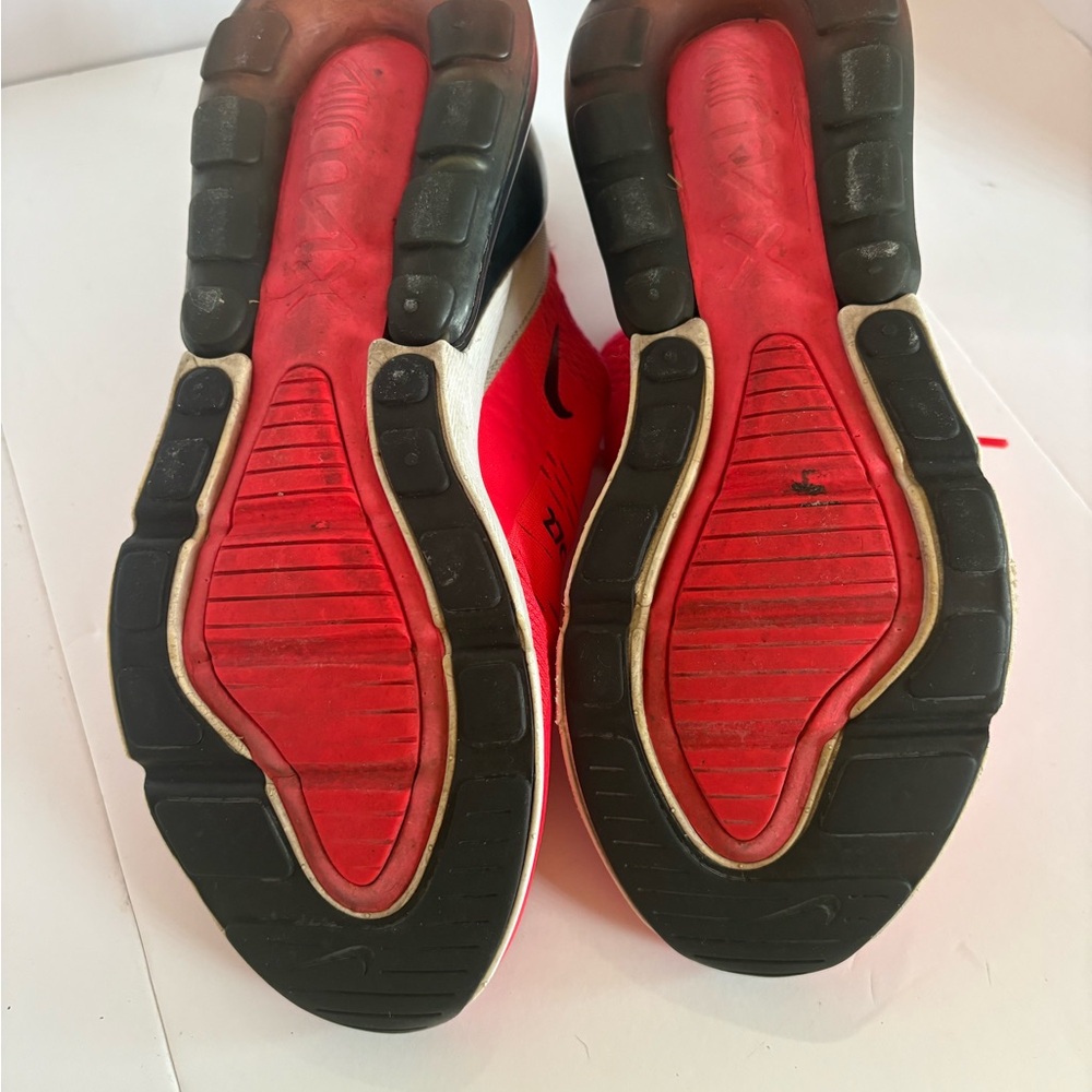 Nike Air Max 270 sneakers. Size 7Y - Picture 6 of 7